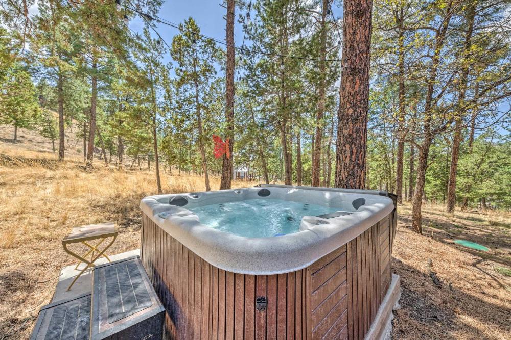 Unique and Modern Alto Home with Private Hot Tub!